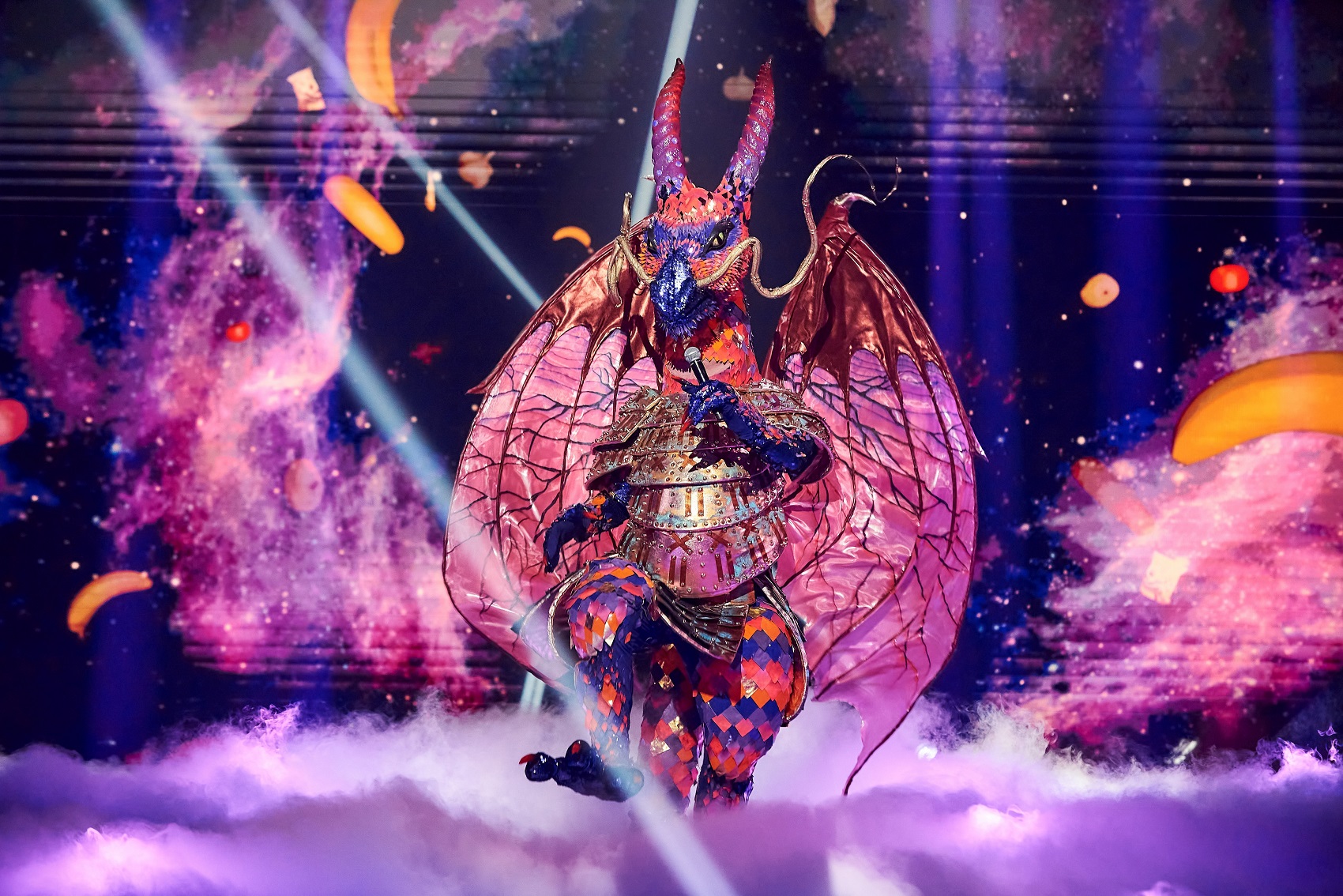 Божественная личность: кто выиграл в шоу "Маска" и как прошел финал (фото и видео)